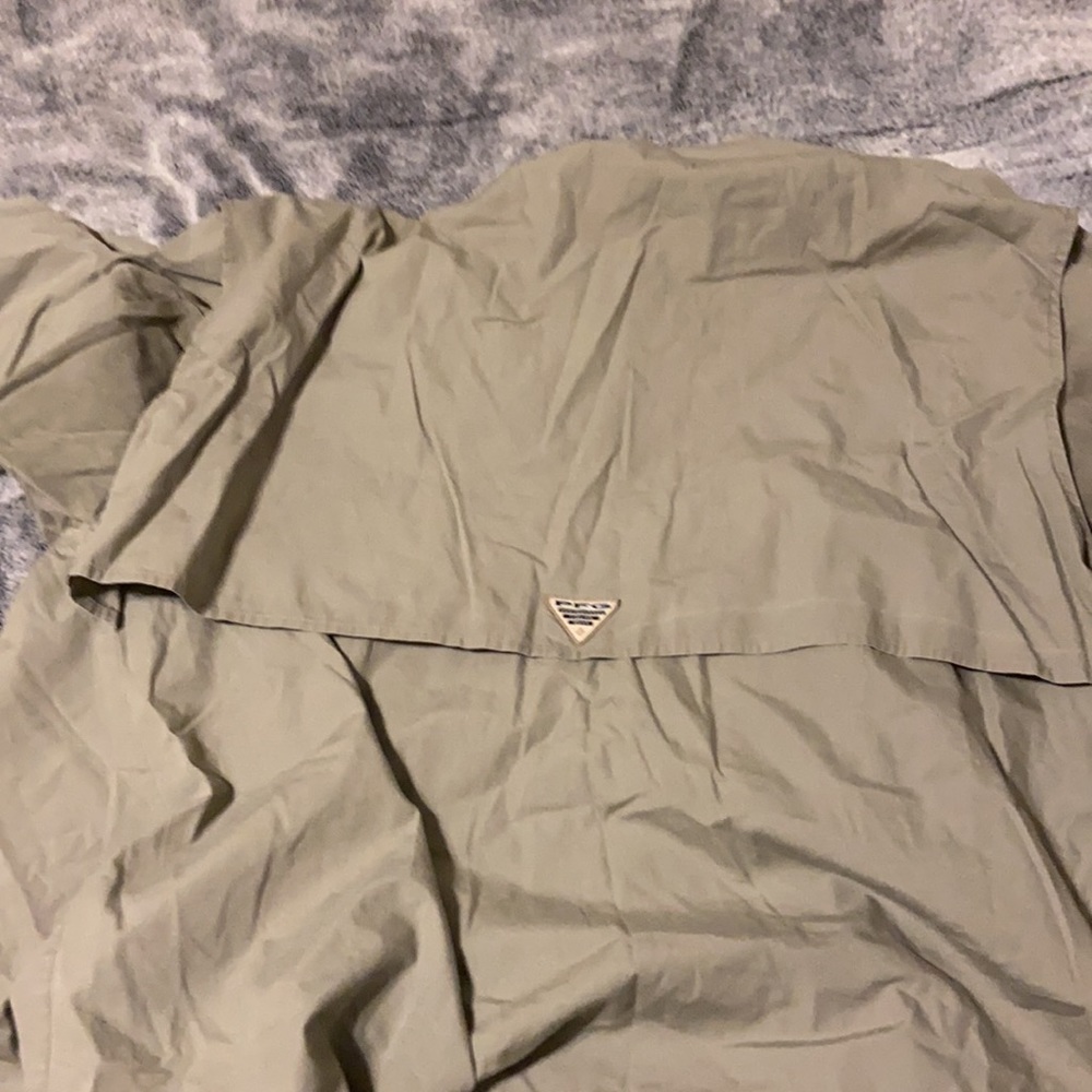 Columbia Button Up - Picture 4 of 4